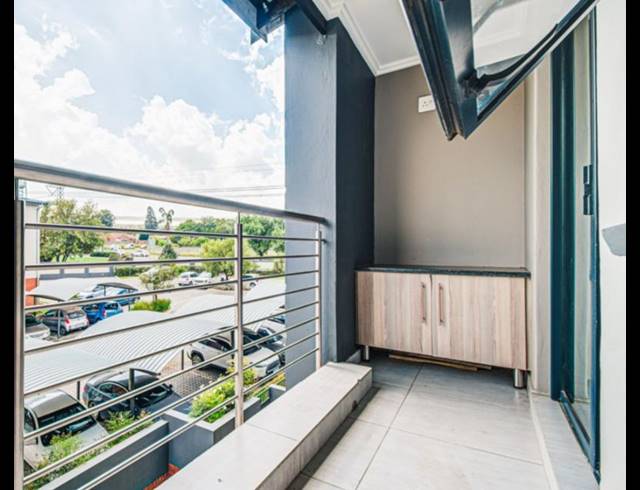 1 BEDROOM APARTMENT FOR SALE IN SEBENZA